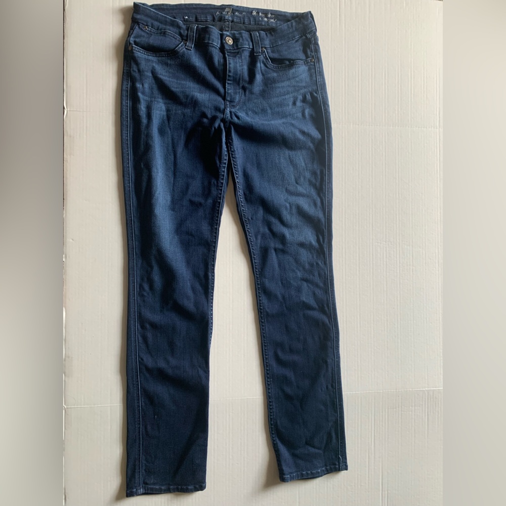7 for all mankind, modern straight dark blue denim. Size 32.